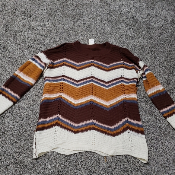 NWT Chevron Sweater - Picture 7 of 13